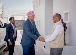 Ra’iisul Wasaare Ku-xigeenkii Hore Mahdi Guuleed oo Booqday SoDMA, Lagana Wada Hadlay Abaarta Dalka