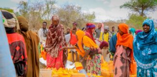 SoDMA oo biyo dhaamin gaarsiisay deegaanno ka tirsan Baay xilli ay jirto abaar daran