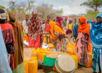 SoDMA oo biyo dhaamin gaarsiisay deegaanno ka tirsan Baay xilli ay jirto abaar daran