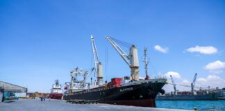 Dekedda Muqdisho oo Martigelisay Wafdi ka Socday Cumaan si Loo Xoojiyo Iskaashiga Badda