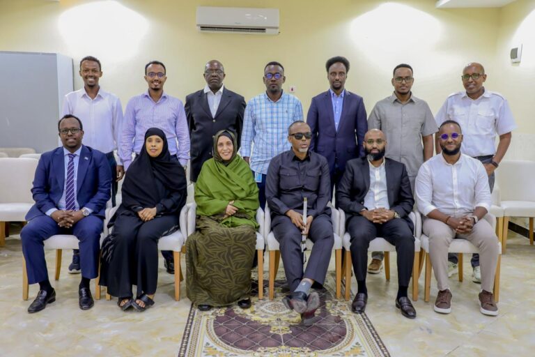 GMXIQ oo kaashanaya Qaramada Midoobay oo Muqdisho ka furay aqoon-isweydaarsi lagu xoojinayo xuquuqul insaanka