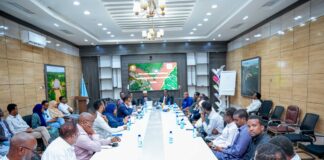 Wasiirka Wasaaradda Beeraha iyo Waraabka Soomaaliya oo shir guddoomiyay kulan wada-tashi ah oo ka dhacay xarunta dhexe ee Wasaaradda