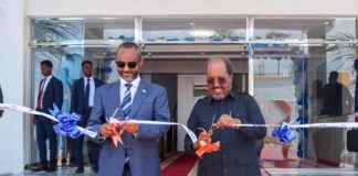 Madaxweyne Xasan Sheekh oo Xarigga ka Jaray Xarunta Cusub ee Wasaaradda Dekadaha iyo Gaadiidka Badda