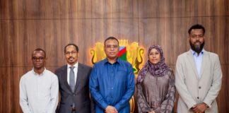 Hoggaamiyaha ku meel gaarka ah Koonfur Galbeed oo Aqalka Madaxtooyada ee magaalada Baydhabo ku qaabilay musharax madaxweyne Cabdicasiis Maxamed Sheekh Cusmaan (Jawaari).