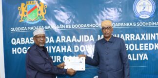 Sheekh Aadan Madoobe oo Qaatay Shahaadada Musharraxnimo