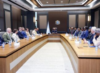 Madaxweynaha Soomaaliya oo Aqalka Madaxtooyada Ku Qaabilay Wafdi Ganacsato iyo Maalgashadayaal Ka Socday Talyaaniga