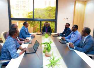 Wasiirka Beeraha iyo Waraabka JFS oo shir la yeeshay Guddoomiyaha SoDMA