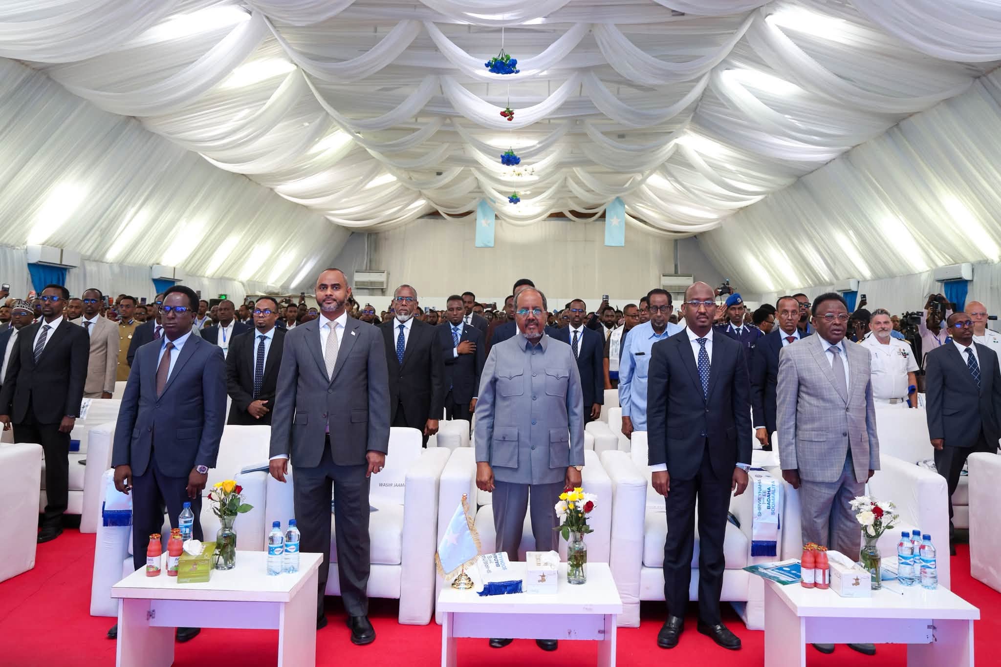 Madaxweyne Xasan Sheekh oo daah-furay Shirweynaha 1-aad ee Badaha Soomaaliyeed