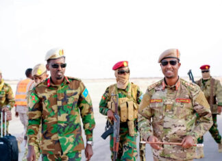 Taliyaha Ciidanka Dhulka Xoogga Dalka oo Lagu Soo Dhaweeyay Dhuusamareeb