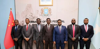 Wasiirka Amniga Gudaha XFS oo booqday Safaaradda Soomaaliya ee Beijing