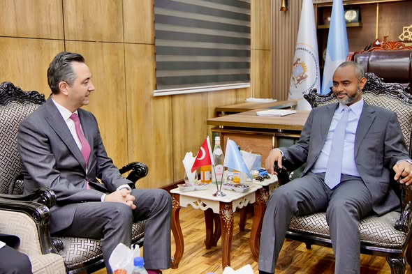 Guddoomiyaha Golaha Shacabka oo Qaabilay Safiirka Cusub ee Türkiye u Fadhiya Soomaaliya