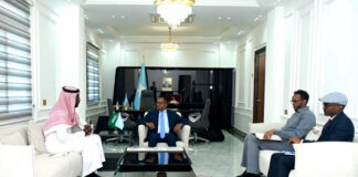 Wasiirka Arrimaha Dibadda Soomaaliya oo Sagootiyey Safiirka Sacuudiga ee Soomaaliya