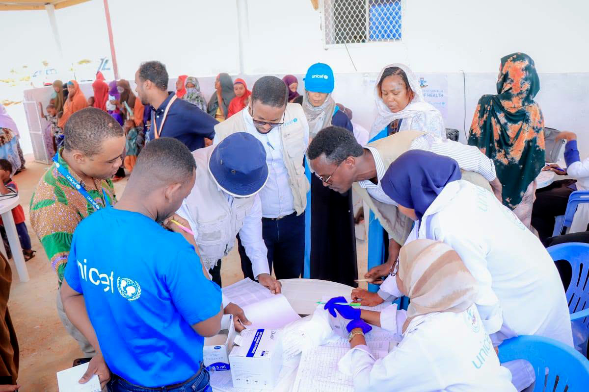 Wasaaradda Caafimaadka Galmudug oo Gaalkacyo ku Qaabishay Wafdi Sare oo ka Socday UNICEF