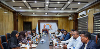 Guddoomiyaha Golaha Shacabka oo Kulan la Qaatay Madaxda Warbaahinta Gaarka loo Leeyahay