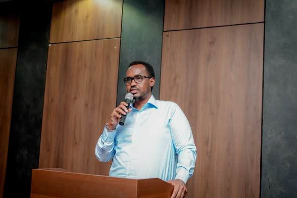 Hoggaamiyaha Galmudug Liibaan Axmed Xasan oo Kulan la Qaatay Waxgaradka iyo Bulshada Reer Xaaji Saleebaan